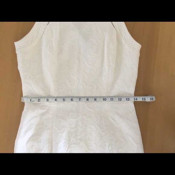 Sleeveless white dress - Picture 5 of 8